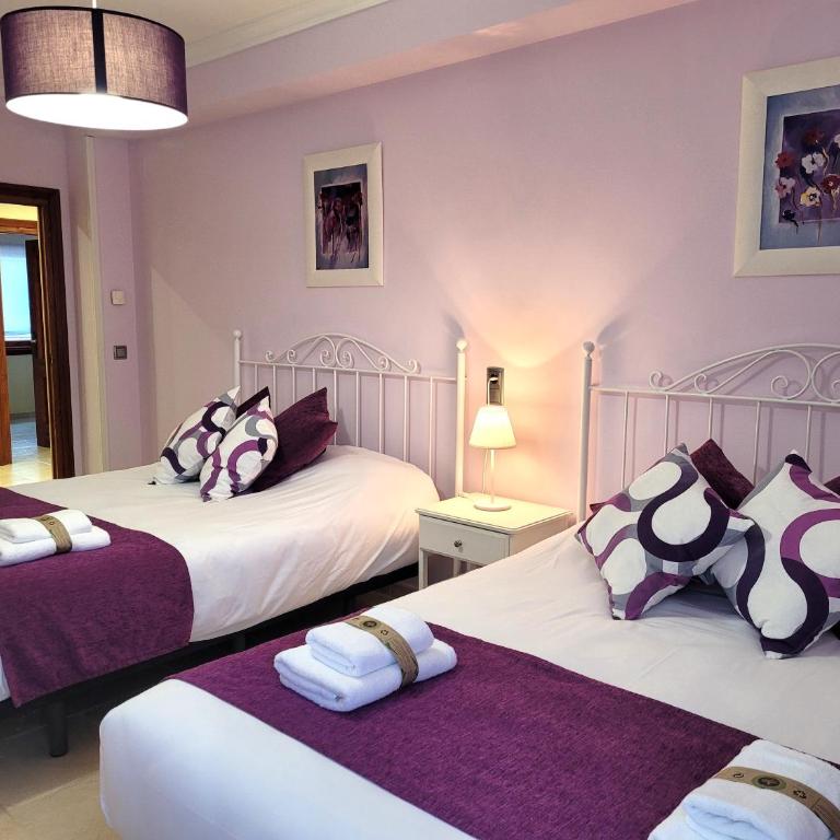 Villa with private pool and tennis court 150 metres from the sea-Villa el Olivo - Villa - 42