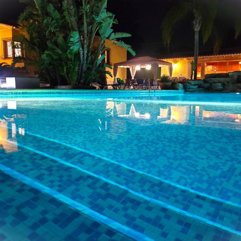 Villa with private pool and tennis court 150 metres from the sea-Villa el Olivo - Villa - 81