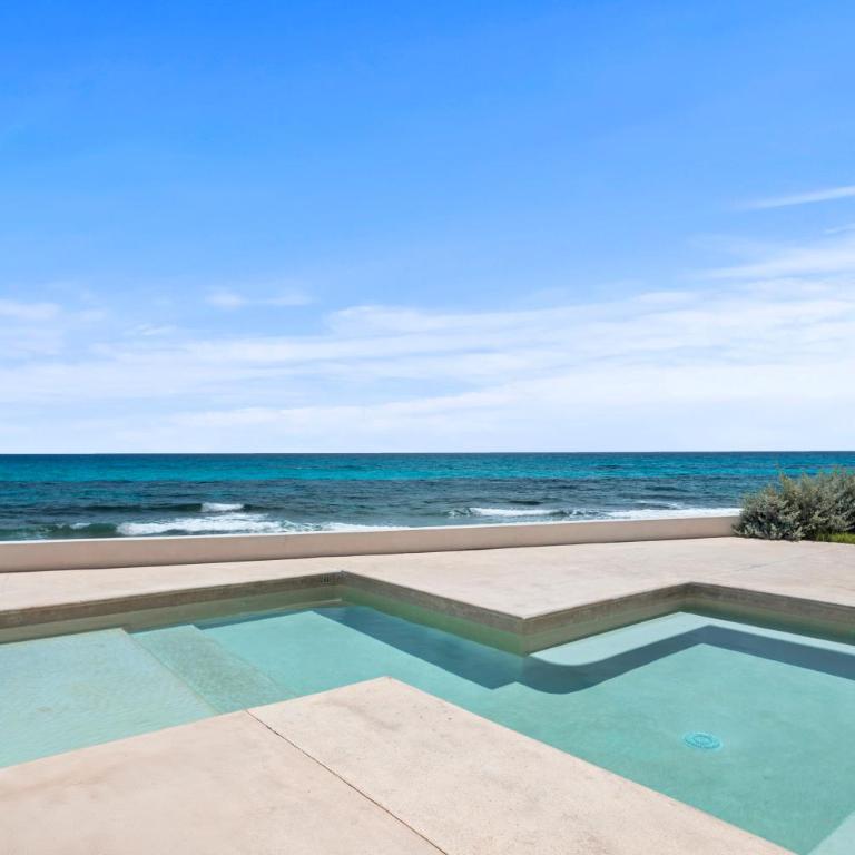 Playa Norte Oceanfront Remote Work Plus Concierge - Three-Bedroom Apartment - 13