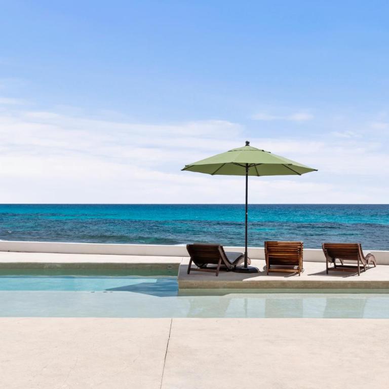 Playa Norte Oceanfront Remote Work Plus Concierge - Three-Bedroom Apartment - 9