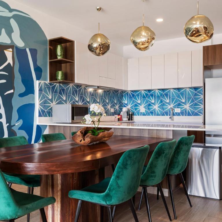 Playa Norte Oceanfront Remote Work Plus Concierge - Three-Bedroom Apartment - 23