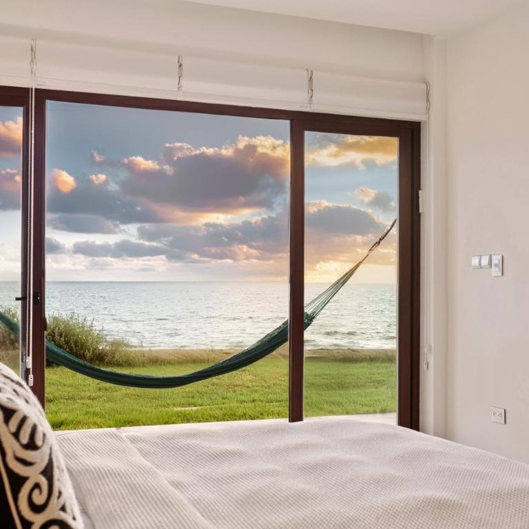 Playa Norte Oceanfront Remote Work Plus Concierge - Three-Bedroom Apartment - 2