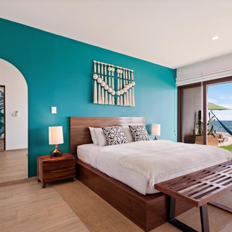 Playa Norte Oceanfront Remote Work Plus Concierge - Three-Bedroom Apartment - 10