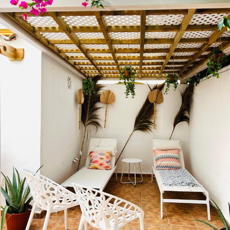 Endless Summer Beach House - Vacation Home - 2