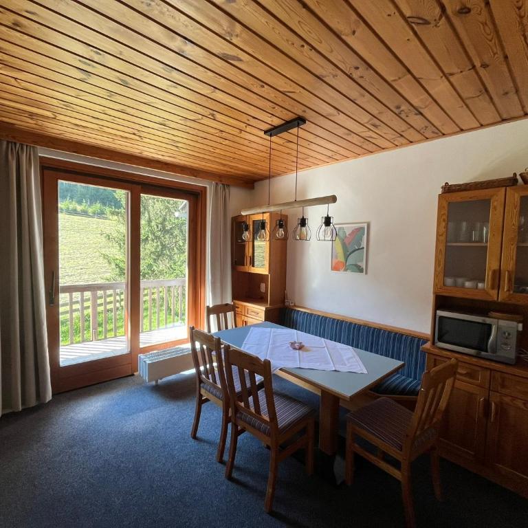 Mai-Brunn Alm Appartements, Maibrunnenweg 34-36 - Apartment mit 2 Schlafzimmern und Bergblick - 6