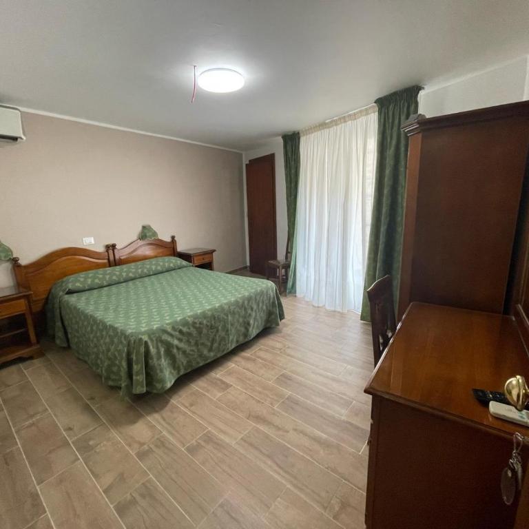 Hotel Cortese - Camera Matrimoniale/Doppia con Letti Singoli con Bagno Privato - 4