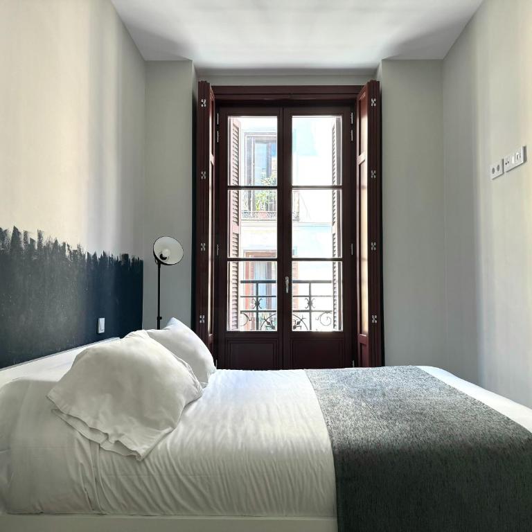 PlazaMayorSuites - Studio apartment with Balcony IX - 1