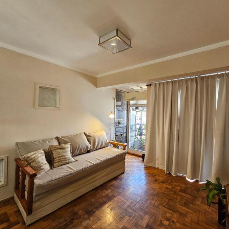 Amplio departamento en Nueva Cba - Apartamento de 2 dormitorios - 4