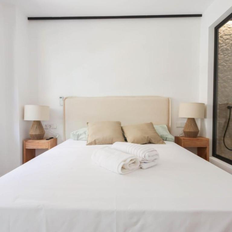 Roca 26 - Double Room with Balcony - 5