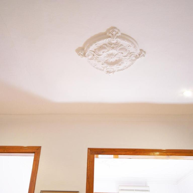 Flateli Aribau - Three-Bedroom Apartment - 22