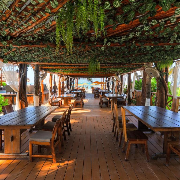 Playa Norte Oceanfront Remote Work Plus Concierge - Three-Bedroom Apartment - 65