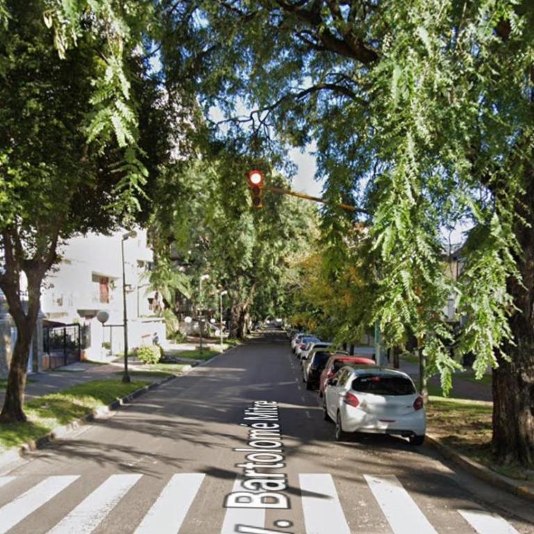 Amplia casa en planta alta en Av Mitre Parque Urquiza - Apartamento de 2 dormitorios - 43