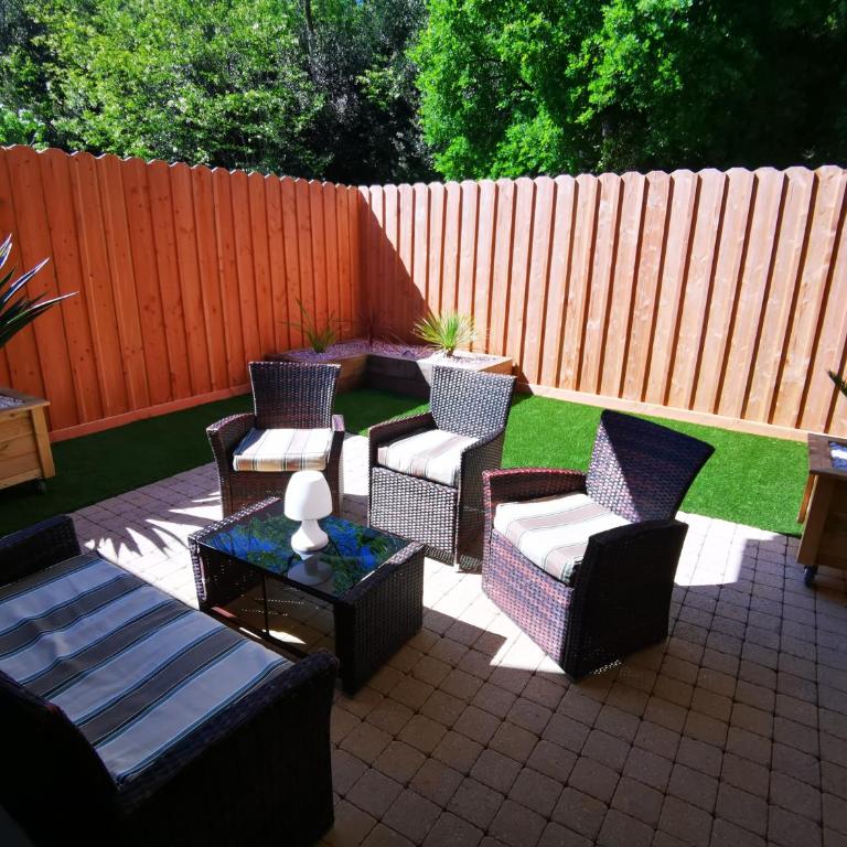 Appartement 90 m2 avec parking terrasse balcons, proche du port et plages - Apartment mit 2 Schlafzimmern - 43