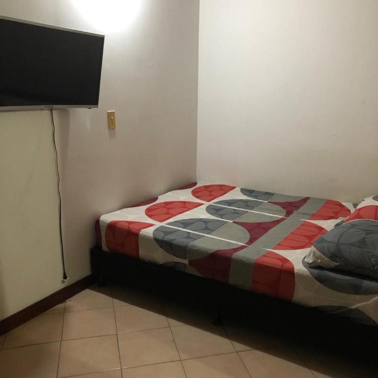 Apartamentos aledaños cerca a Estación Metro Estadio - Apartamento con 4 dormitorios - 35