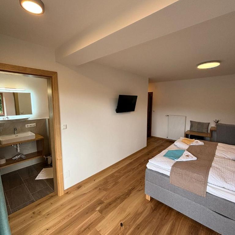 Gästehaus Bärwald - Habitación Doble Deluxe con balcón - 9