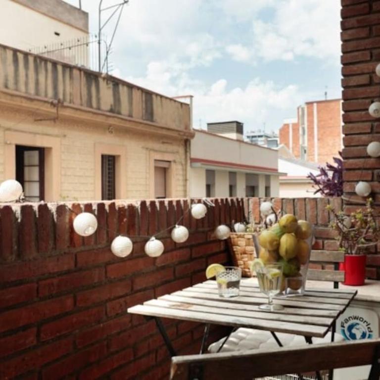 Renovated Apartment in Vila de Gràcia - Three-Bedroom Apartment - 1