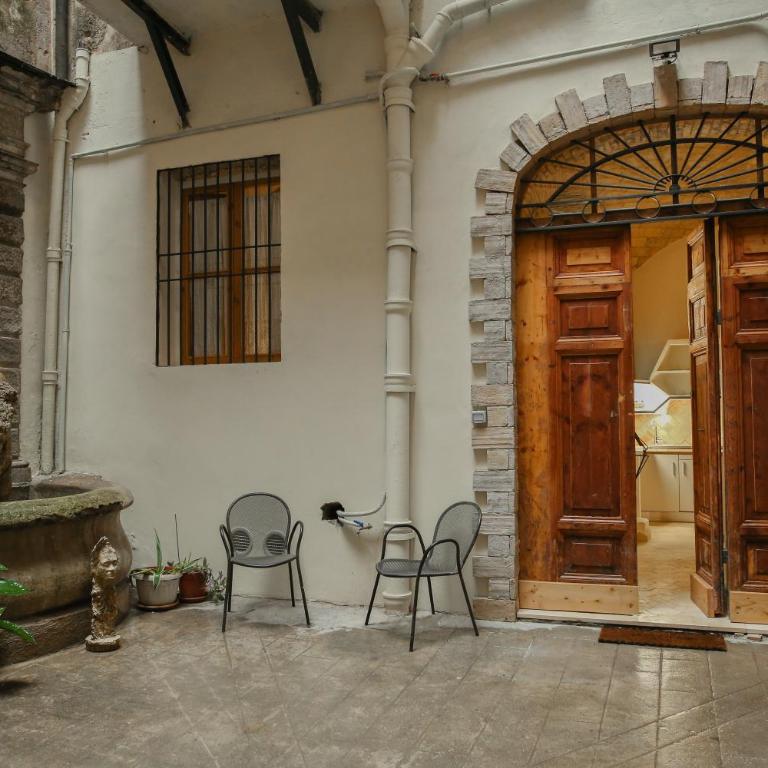Casa Cavour - Appartamento con 2 Camere da Letto - 1