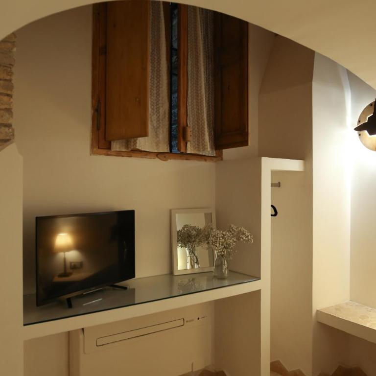 Casa Cavour - Appartamento con 2 Camere da Letto - 16