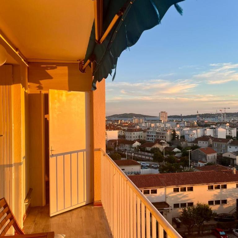 Appartement spacieux 3 chambre 5min du corsica - Three-Bedroom Apartment - 13