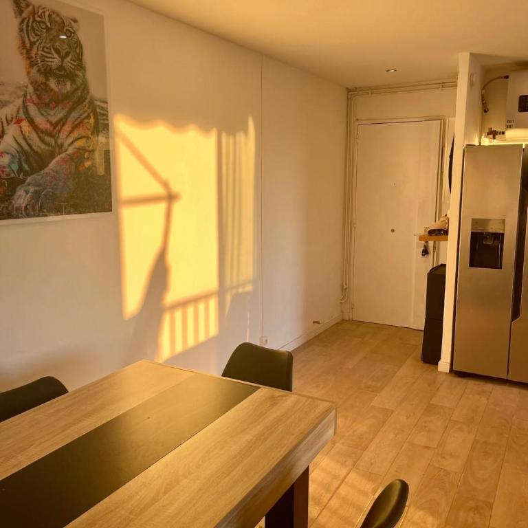 Appartement spacieux 3 chambre 5min du corsica - Three-Bedroom Apartment - 17