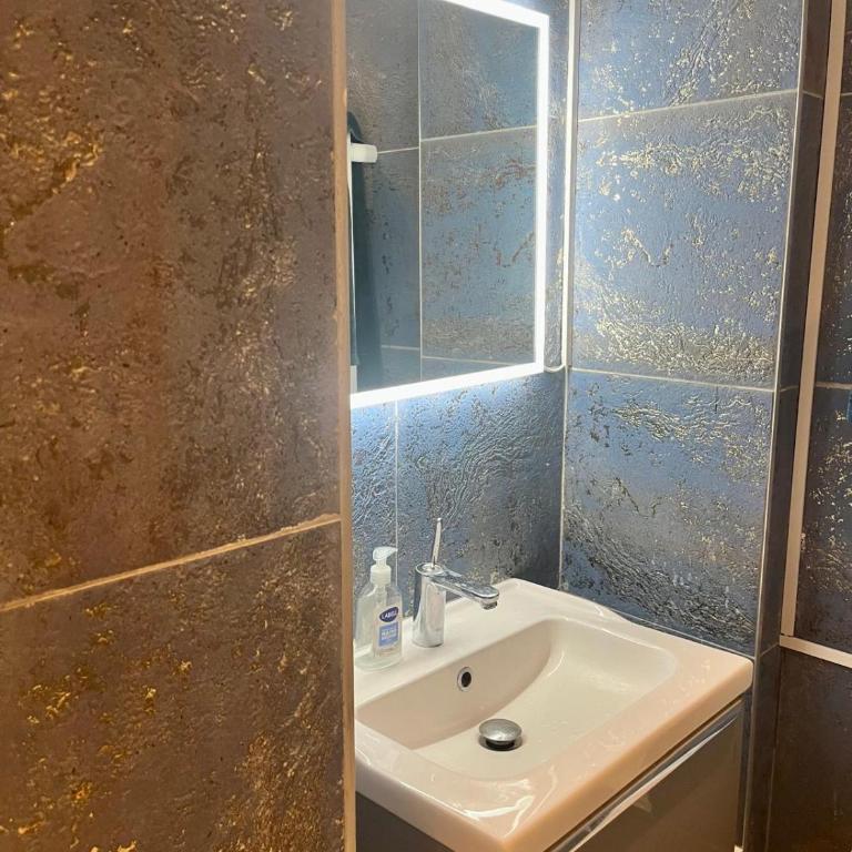 Appartement spacieux 3 chambre 5min du corsica - Three-Bedroom Apartment - 28