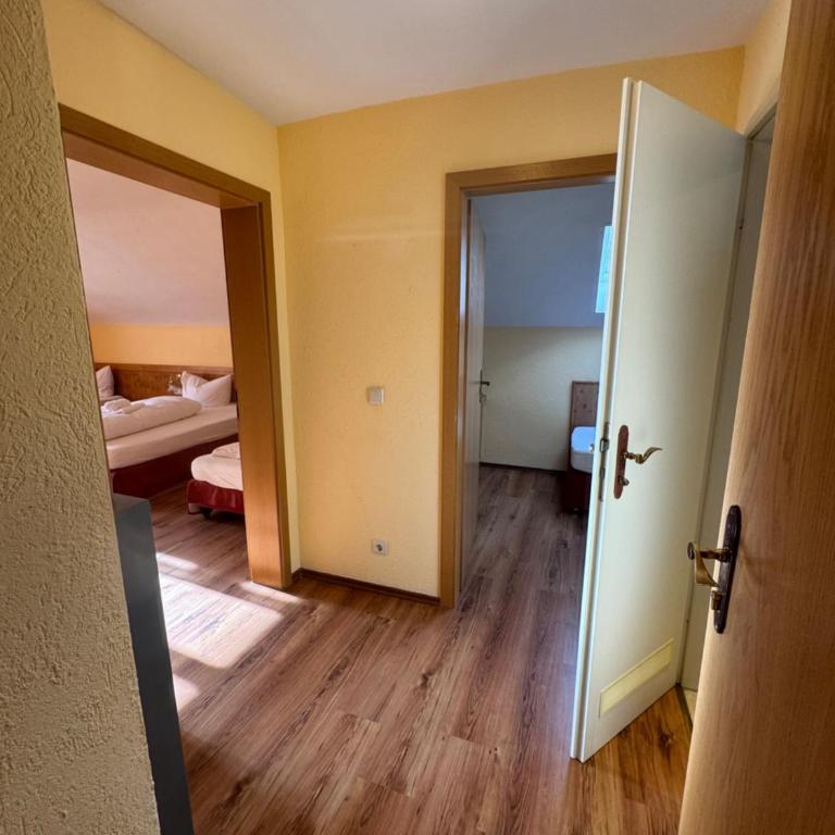 Landhotel Alte Post - Familienzimmer mit Bad - 5