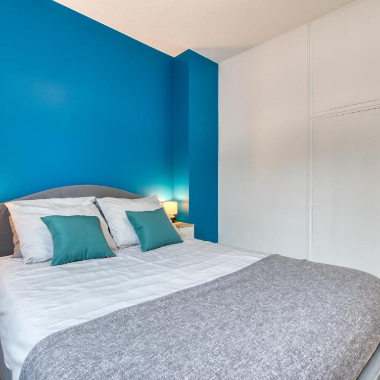 Appartement tout confort - Parking privé gratuit - Three-Bedroom Apartment - 29