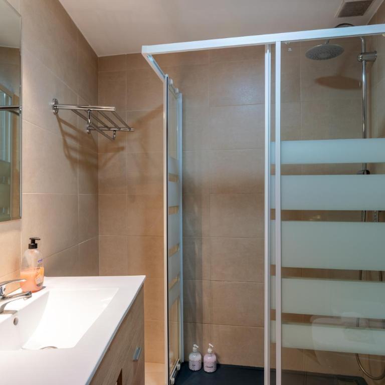 Holi-Rent Pajaritos - Two-Bedroom Apartment - 4