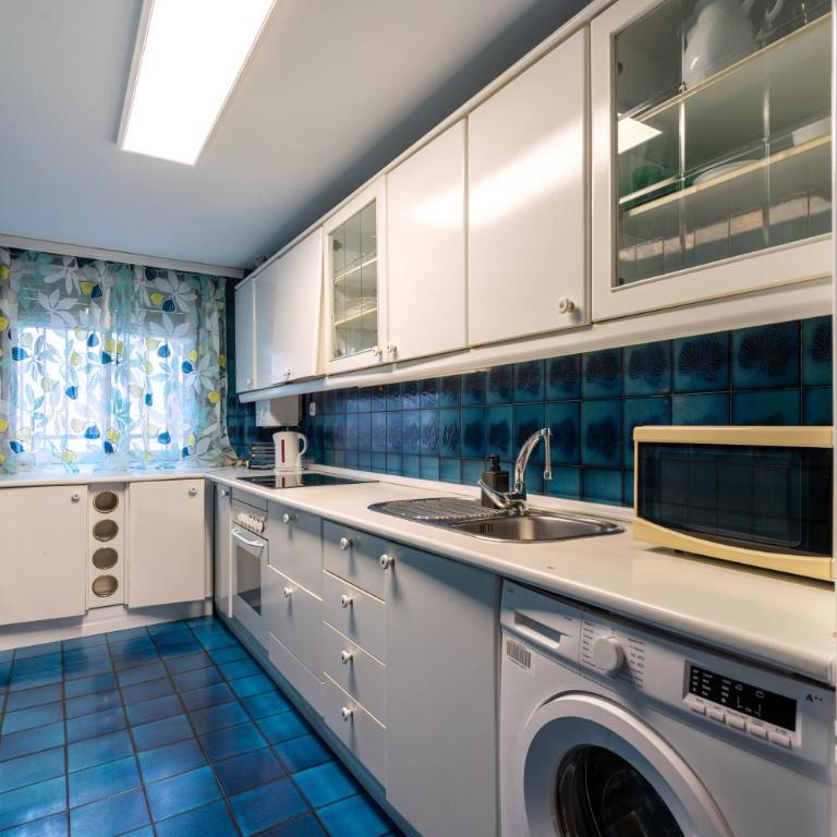 Holi-Rent Pajaritos - Two-Bedroom Apartment - 10