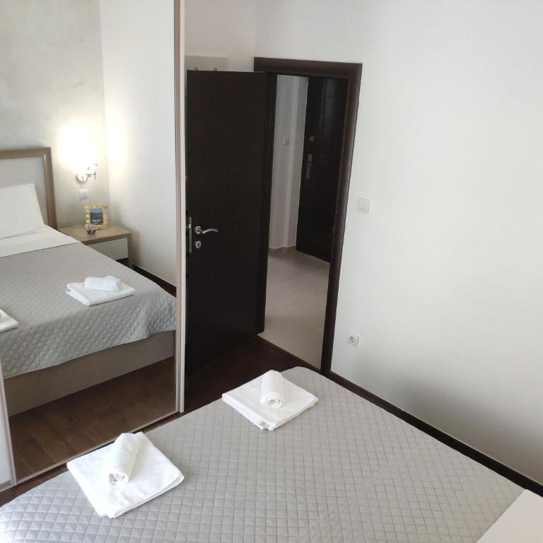 Four season seaview - lovely 2 bedroom apartment - Two-Bedroom Apartment - 10