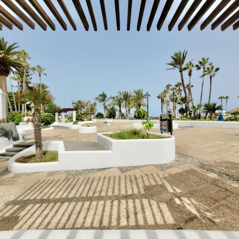 Alta Beachside Apartments - Two-Bedroom Apartment with Balcony - 8