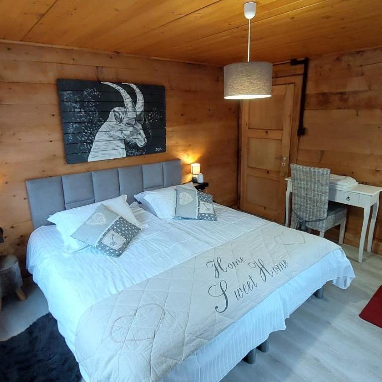 Auberge Restaurant les Aiguilles Rouges - Chambre Double ou Lits Jumeaux avec Salle de Bains Commune - 2