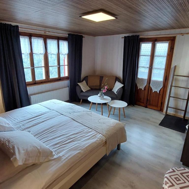 Auberge Restaurant les Aiguilles Rouges - Chambre Double ou Lits Jumeaux avec Salle de Bains Commune - 3
