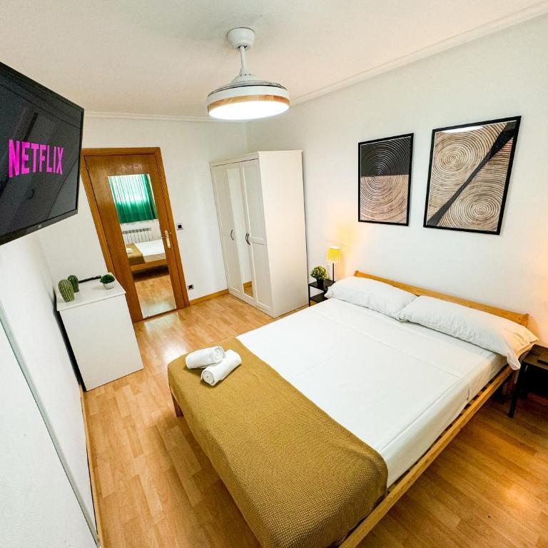 El Angel del Pilar Turistea - Two-Bedroom Apartment - 9
