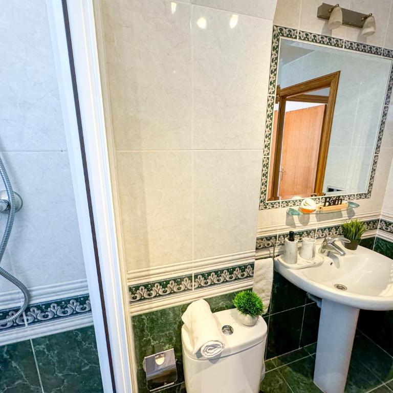 El Angel del Pilar Turistea - Two-Bedroom Apartment - 6