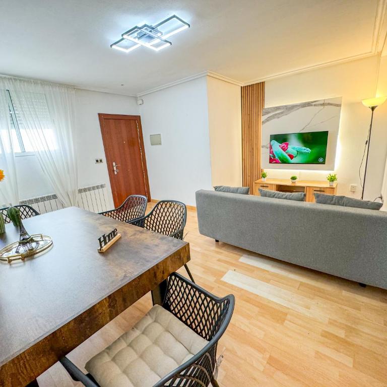 El Angel del Pilar Turistea - Two-Bedroom Apartment - 24