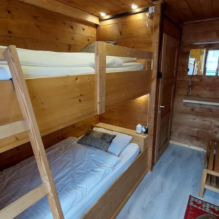 Auberge Restaurant les Aiguilles Rouges - Chambre Lits Jumeaux avec Salle de Bains Commune - 2