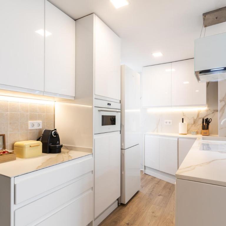 UrbanNest Apartment - Two-Bedroom Apartment - 7