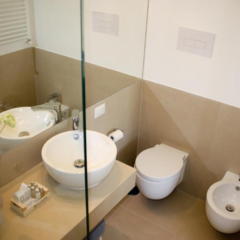 PETIT B&B - in centro a due passi dalla stazione e dai traghetti - Camera Matrimoniale Deluxe - 6