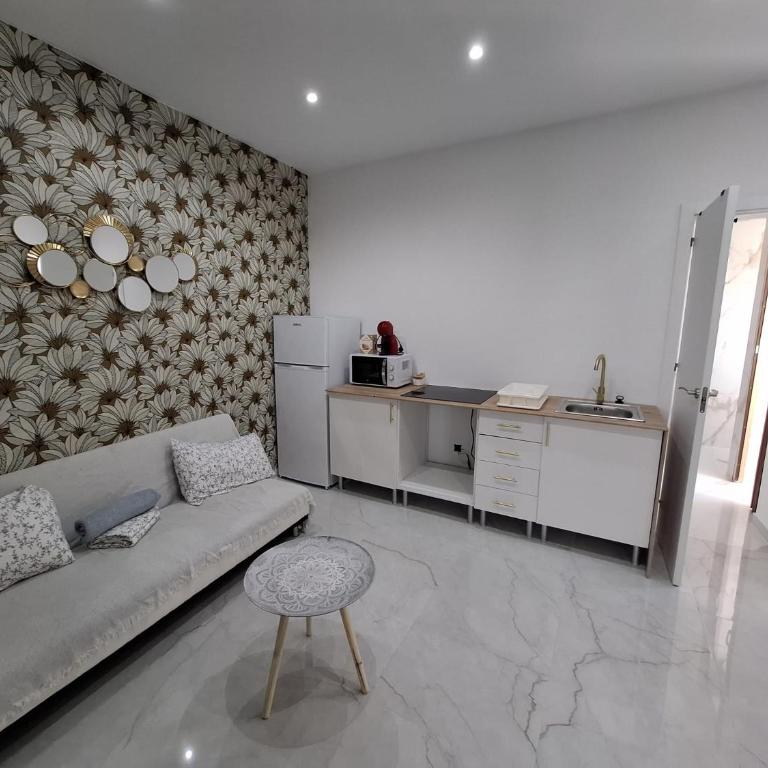 CENTRuM6 - Two-Bedroom Apartment - 7