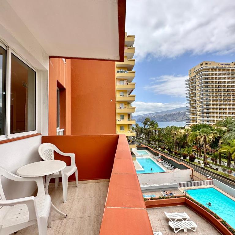 Alta Beachside Apartments - One-Bedroom Apartment with Balcony and Sea View - 5