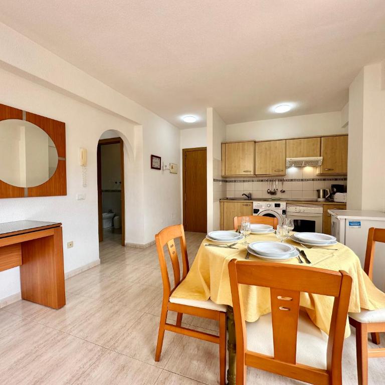 Alta Beachside Apartments - One-Bedroom Apartment with Balcony and Sea View - 29