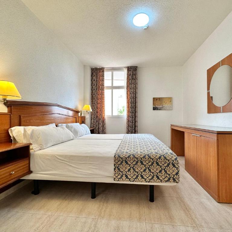 Alta Beachside Apartments - One-Bedroom Apartment with Balcony and Sea View - 30