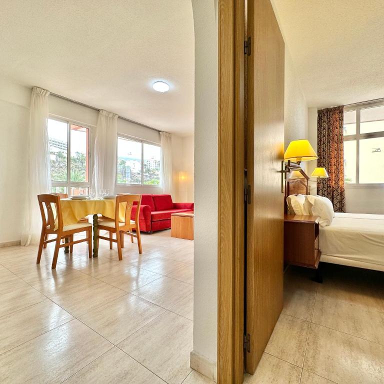 Alta Beachside Apartments - One-Bedroom Apartment with Balcony and Sea View - 14