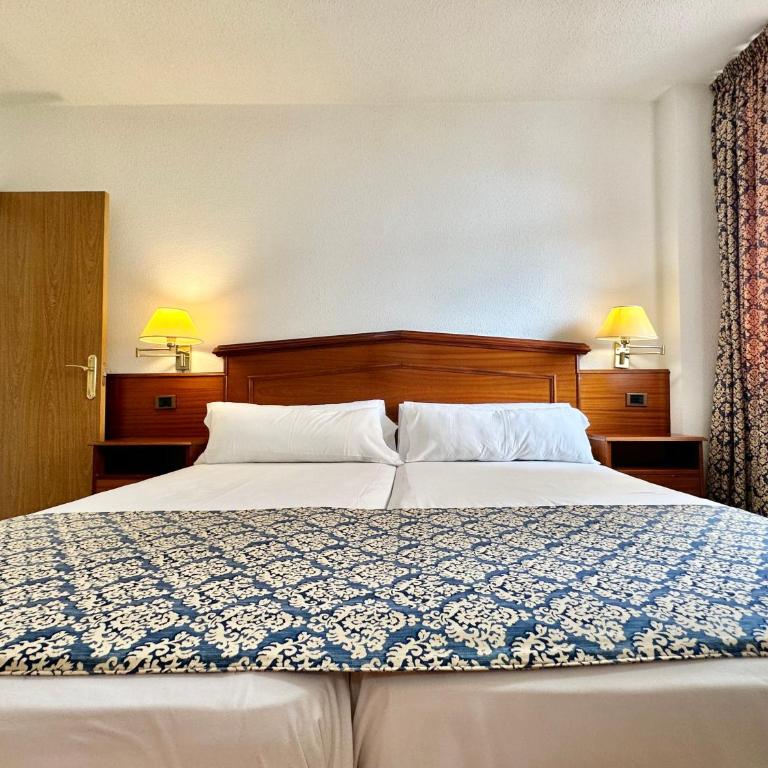 Alta Beachside Apartments - One-Bedroom Apartment with Balcony and Sea View - 20