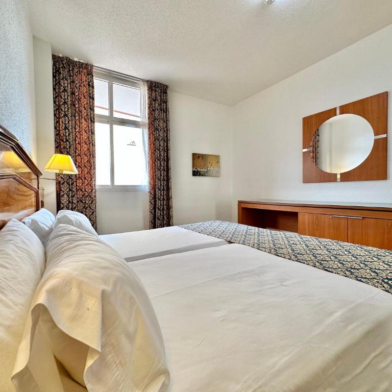 Alta Beachside Apartments - One-Bedroom Apartment with Balcony and Sea View - 18