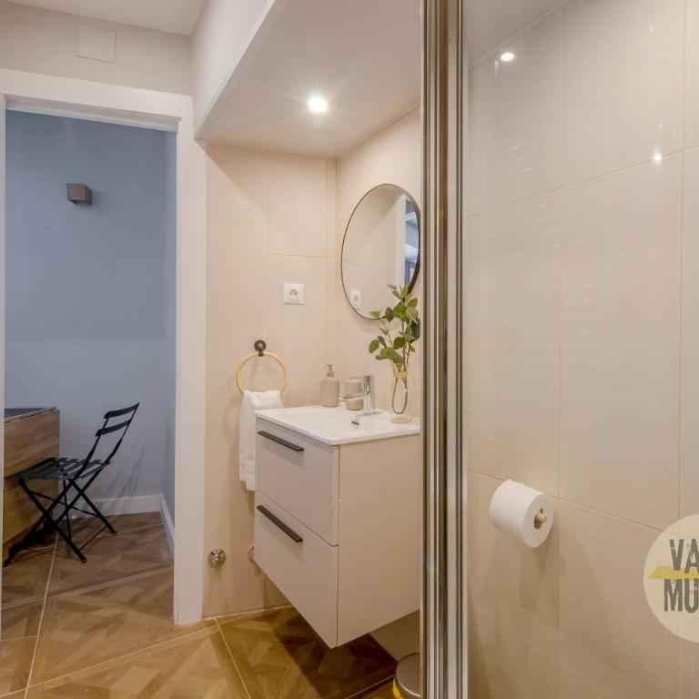 Confortable Apt para 9pax en el centro de Madrid E3 - Apartment - 27