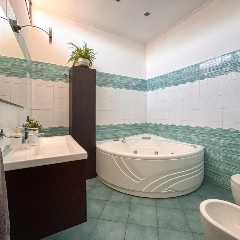 Kira House - Two-Bedroom Apartment - 18
