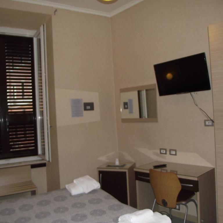 Hotel Elide - Economy Double Room - 9