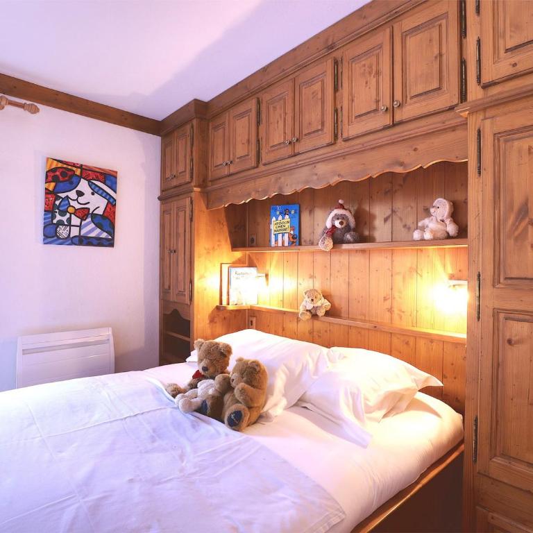 Spacieux 3 chambres, skis aux pieds avec parking et wifi - Three-Bedroom Apartment - 4